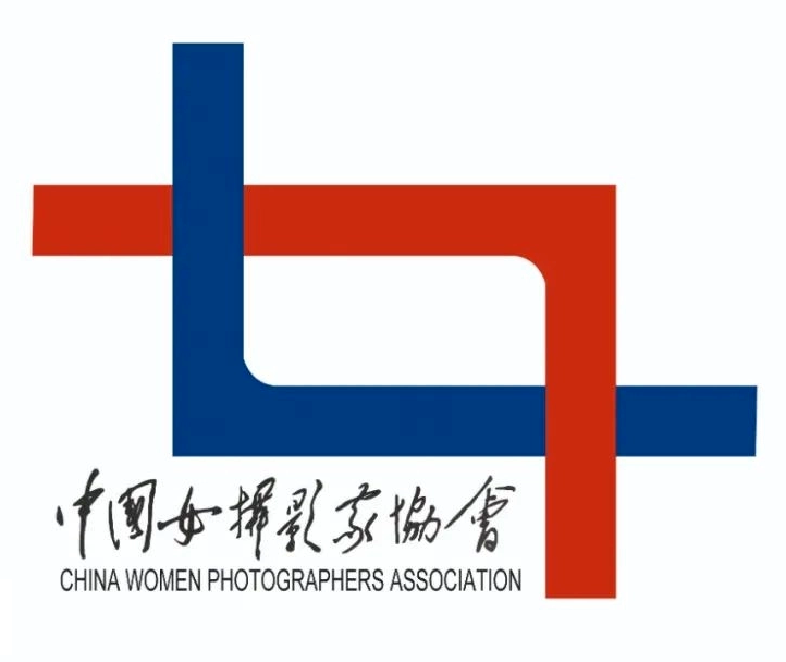中国女摄影家.png